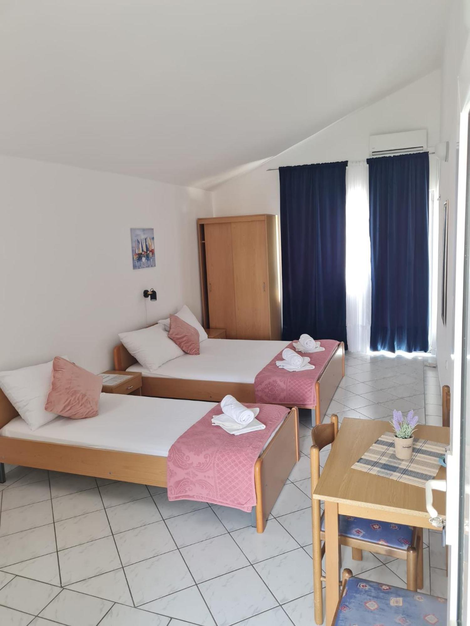 Iva Apartments Podaca Bagian luar foto